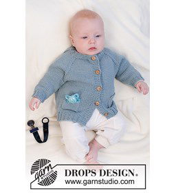 Blauwe Melodie Babyvestje gemaakt van Drops Merino extra fine