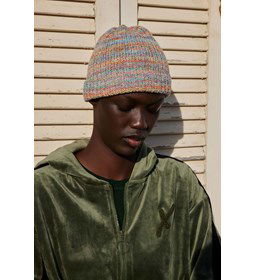 Damesmuts True Colors gemaakt van Breinaalden zonder knop