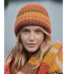 Muts met omgeslagen rand gemaakt van Lana Grossa Gomitolo Tosca