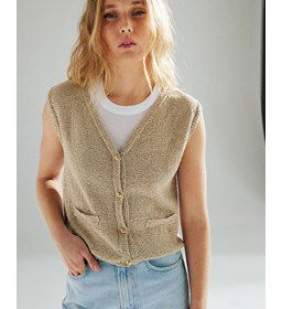 Damesgilet met knoopsluiting gemaakt van Phildar Phil Starlight