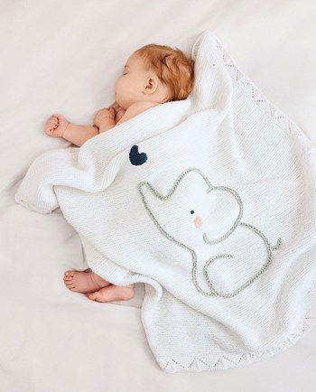 Deken met schattige baby olifant