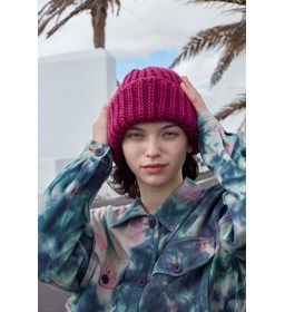 Dames muts Velveteen gemaakt van Lang Yarns Wooladdicts Glory