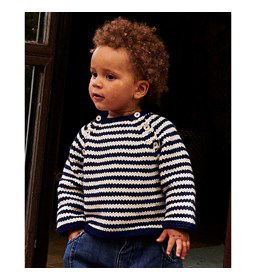 Gestreepte kindertrui met knoopsluiting in mouwinzet gemaakt van Phildar Phil Partner 6