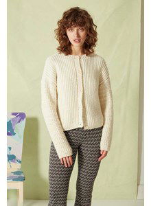 Damesvest in drie verschillende steekpatronen