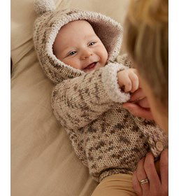 Babyjasje met bontrandje gemaakt van Phildar Phil Douce