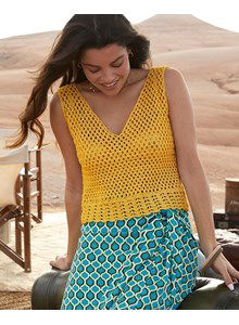 Topje in open haakwerk