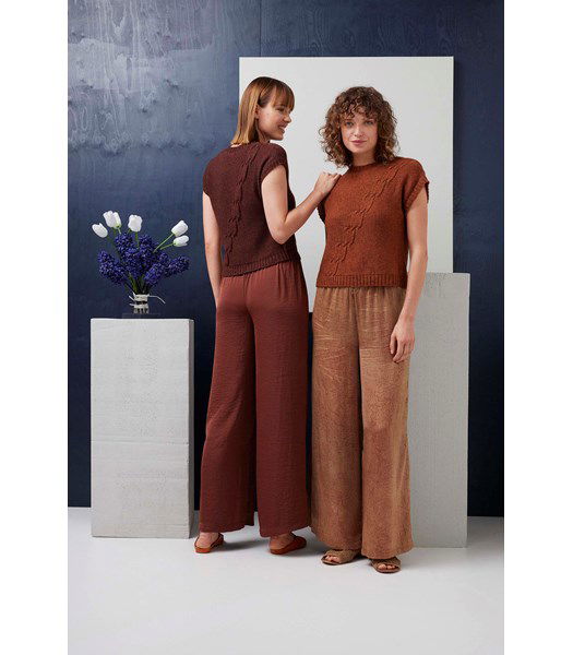 Breipatroon Mouwloze damestrui Nike met diagonaal kabelpatroon