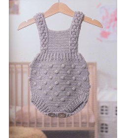 Gehaakt rompertje  gemaakt van knopen