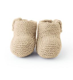 Slofjes met lusje en knop gemaakt van knopen