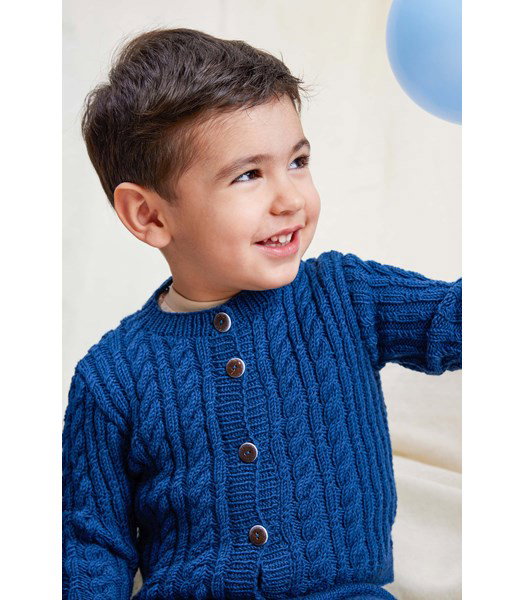 Breipatroon vestje met kabelpatronen