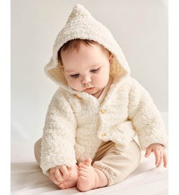 babyjasje met capuchon gemaakt van Naaiartikelen