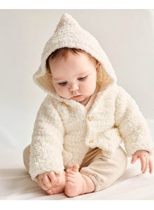 Haakpatroon babyjasje met capuchon gemaakt van Phildar Phil Douce