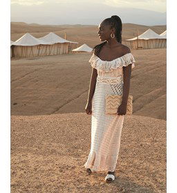 Jurk met lage schouderlijn