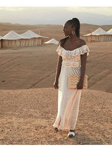 Jurk met lage schouderlijn