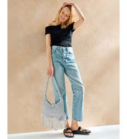 tas met franjes gemaakt van knopen