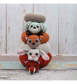 Stapeltoren Bosdieren gemaakt van Neuzen