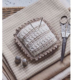 Antiek speldenkussen gemaakt van Scheepjes Stone Washed