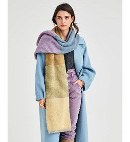 Brede meerkleurige sjaal gemaakt van Phildar Phil Partner 6