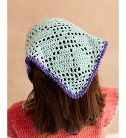 bandana gemaakt van Haaknaalden