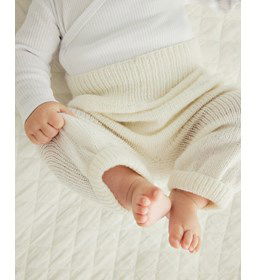 Baby broekje Boniface gemaakt van Phildar Phil Super Baby