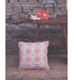 Kussen met bloemen gemaakt van Durable Coral