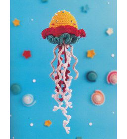 Kleurrijke inktvis gemaakt van Scheepjes Catona 25 en 10 gram