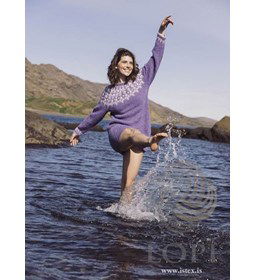 Damestrui Blaregn met ronde pas gemaakt van Istex Lopi Einband