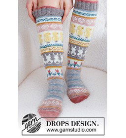 Sokken Easter Dance thema pasen gemaakt van Drops Karisma