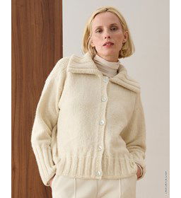 damesjas met brede kraag gemaakt van Breinaalden