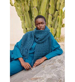 Sjaal met franjes Wave Born gemaakt van Haaknaalden