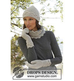 Muts, halswarmer en wanten  gemaakt van Drops Merino extra fine