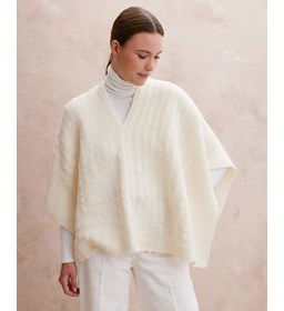 Poncho met V-hals gemaakt van Boeken Phildar