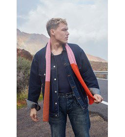 Smalle sjaal gemaakt van Lang yarns Poseidon