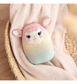 squishie Loes de lama gemaakt van Haaknaalden