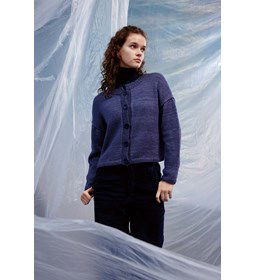 Vest met hoge knoopsluiting gemaakt van Lang Yarns Fortuna