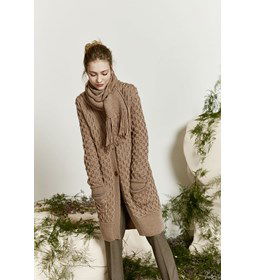 Damesvest gemaakt van Lang Yarns Urania (op=op)