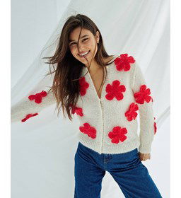 Vest met gebreide bloemen