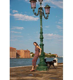 Lange aansluitende damesjurk La Serenissima gemaakt van Rondbreinaald nr 4,5