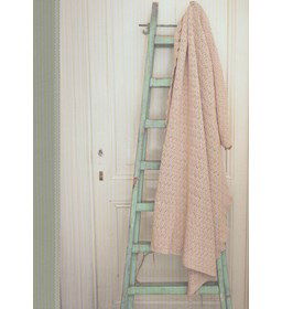 Bedsprei in golvend haakpatroon gemaakt van Lang Yarns Quattro, Quattro Lame en Quattro color