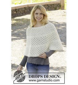 Gebreide poncho in ribbelsteek