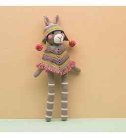 Knuffeldier Lama Mia met poncho en muts