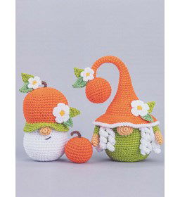 Mufficorn grote en kleine sinaasappel kabouter gemaakt van Scheepjes Catona 50 - 100 gram