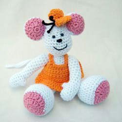 Muizenmeisje gemaakt van Drops Safran