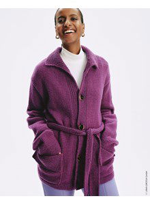 Damesvest met half staande kraag en ceintuur