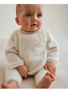 Wikkelvestje met strikkoordjes