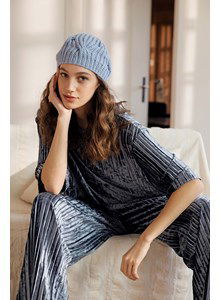 Muts met gebogenlijnen