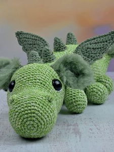 Draak met fluffy oren en staart