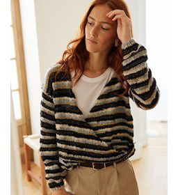 Wikkeltrui Gisele met streeppatroon gemaakt van Phildar Star concept