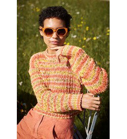 Korte meerkleurige damestrui gemaakt van Lang Yarns Artsy