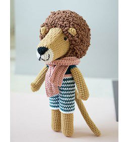 Sebastian Leeuw met gekrulde manen gemaakt van Scheepjes Cahlista